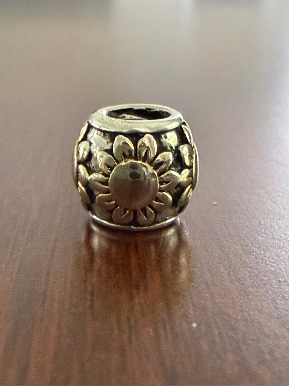 Flower charm in Sterling Silver